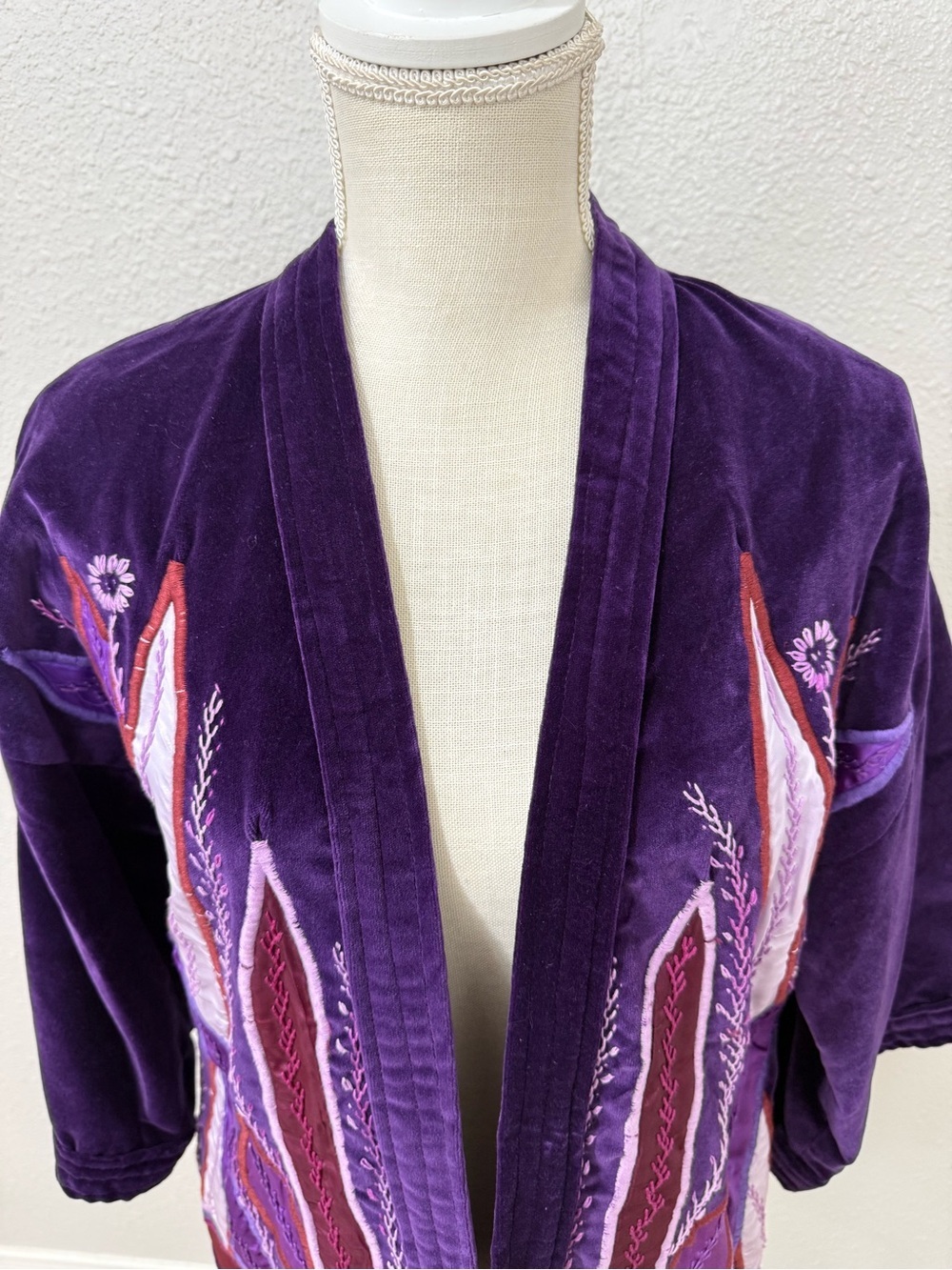 Vintage Colorim Judith Roberts Purple Velvet Wearable Art Jacket Embroidered Kim - Picture 2 of 12